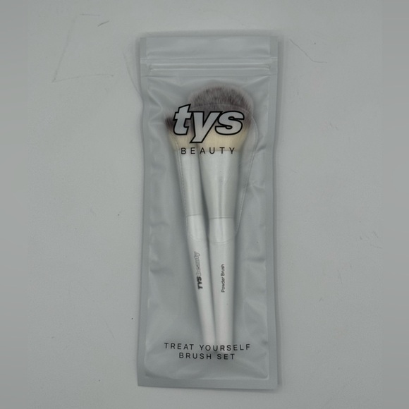 TYS Beauty Treat Yourself Brush Set - Picture 1 of 2